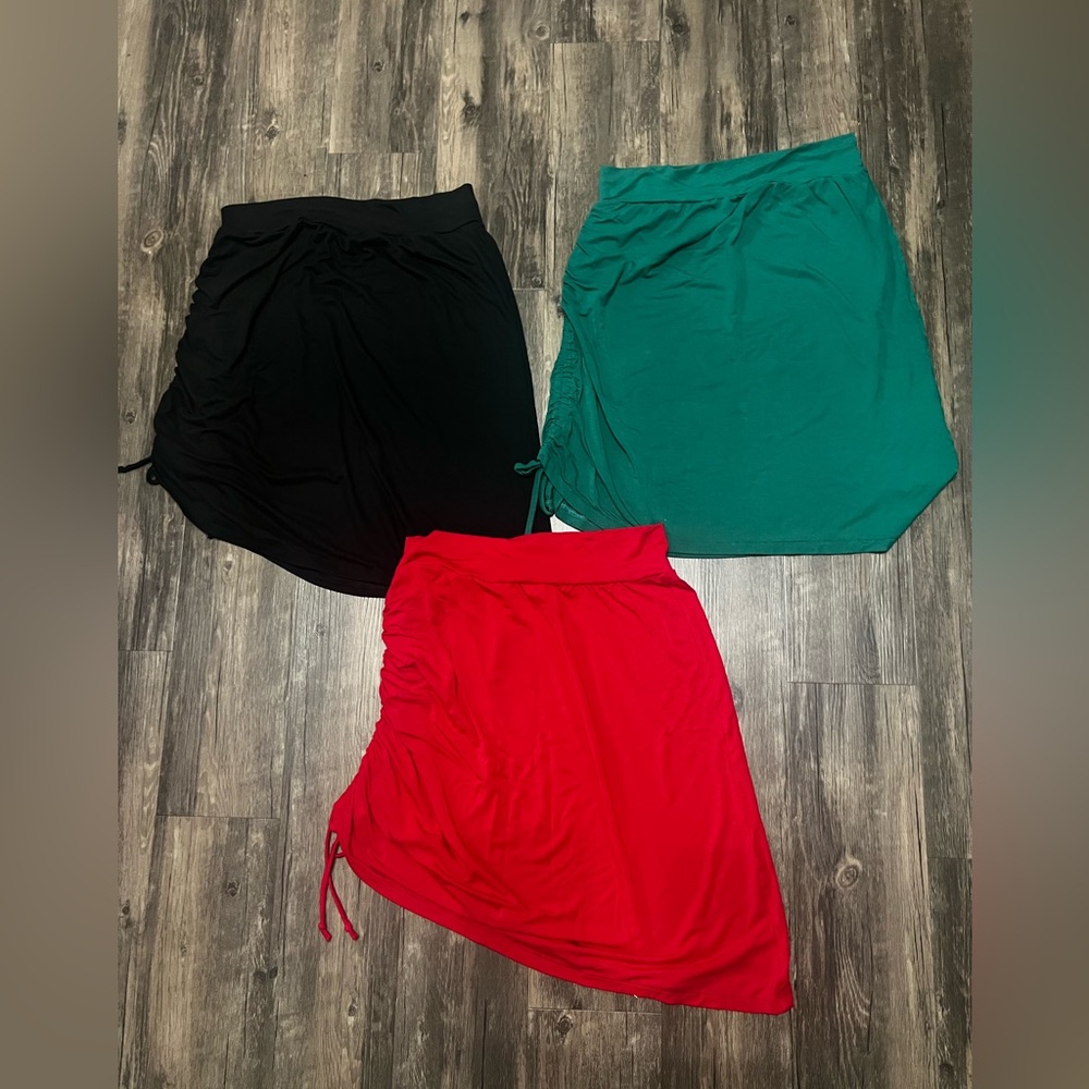 Stylish Women's Skirt Set - Black, Green, Red